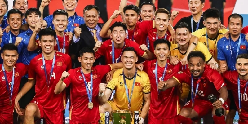Bước chuyển chuyên nghiệp của bóng đá Việt Nam